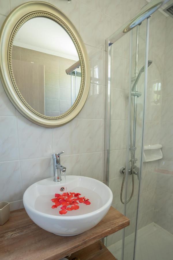 Ilios Apartment นีดรี ภายนอก รูปภาพ